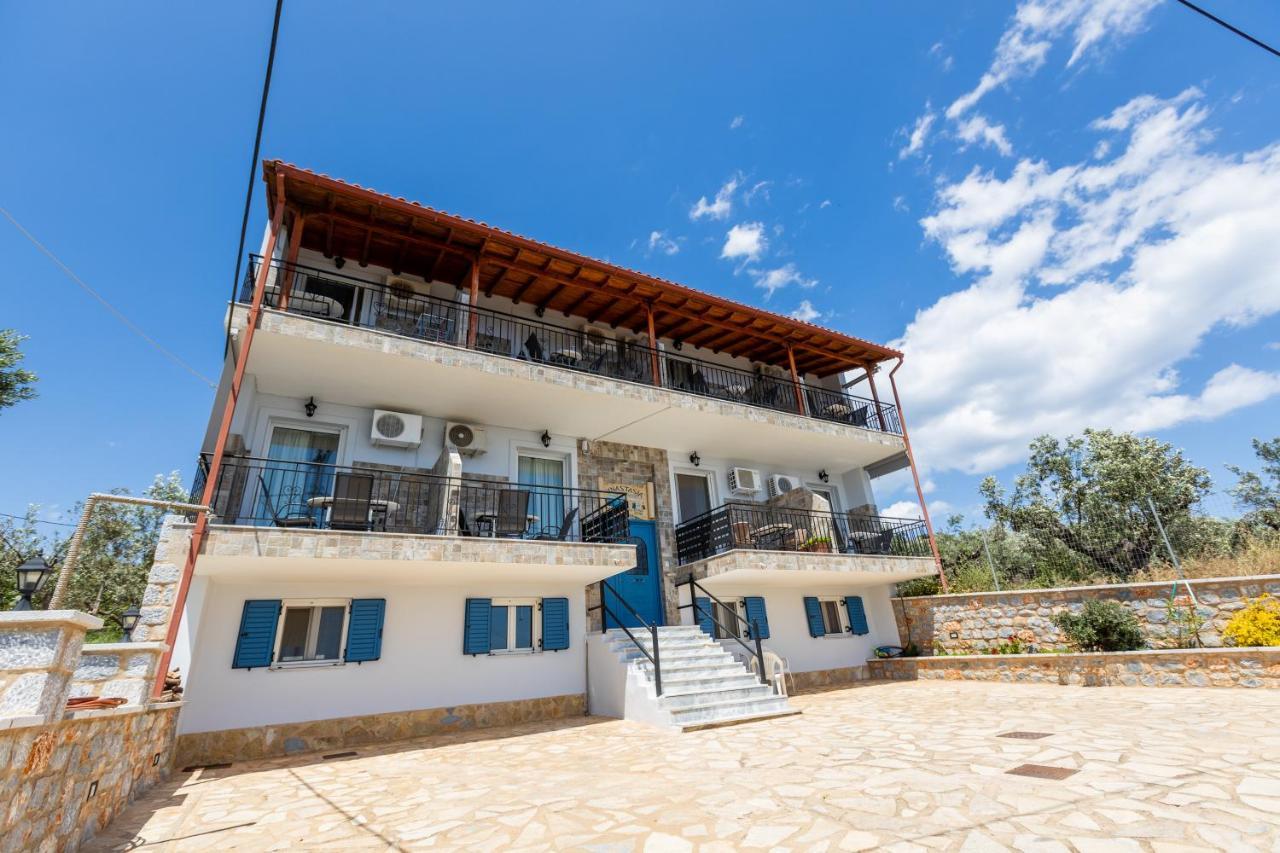 Αnastasia Apartments Mavrovoúnion Exterior foto